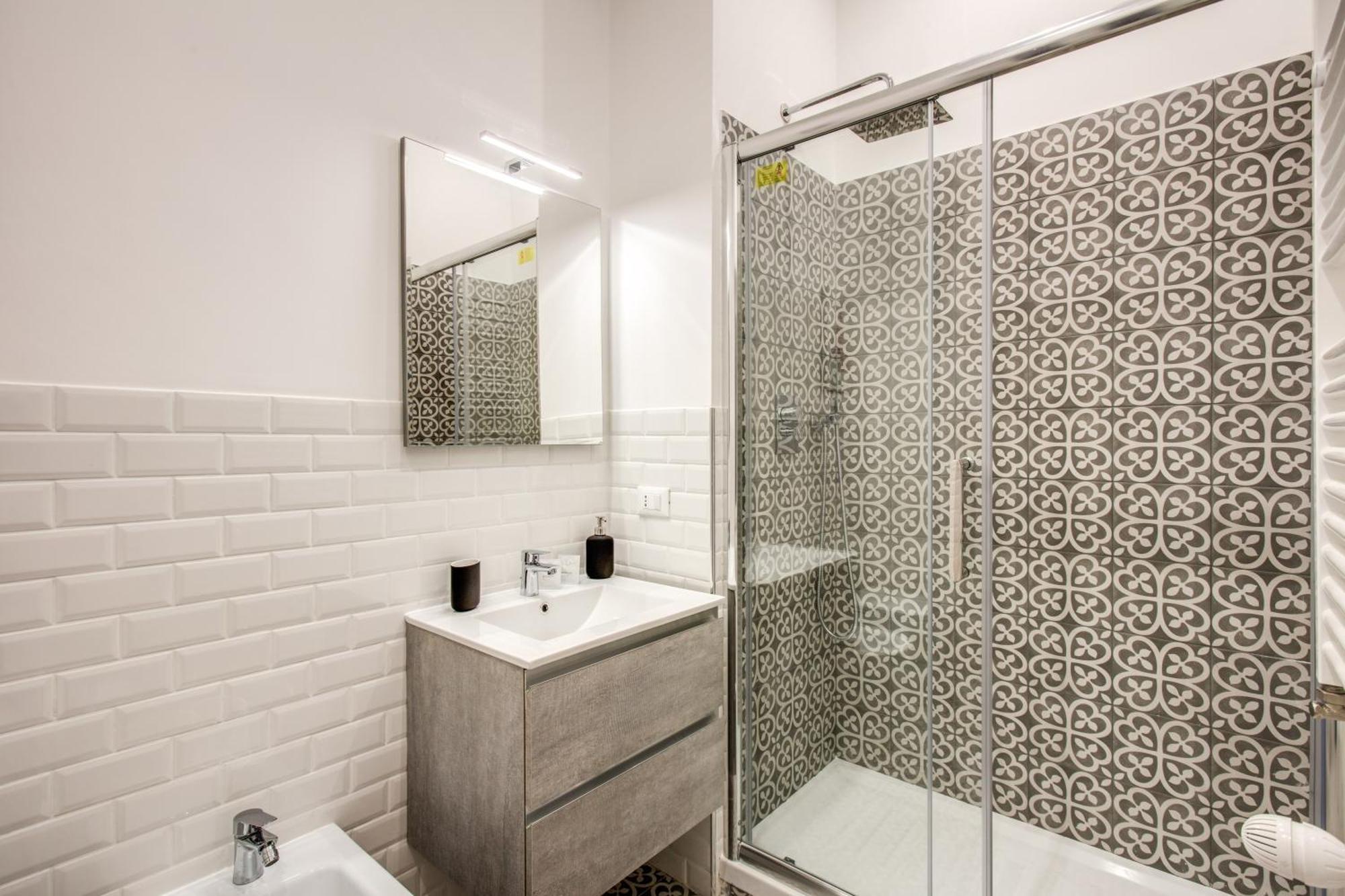 Monti Quiet And Spacious Apartment โรม ภายนอก รูปภาพ