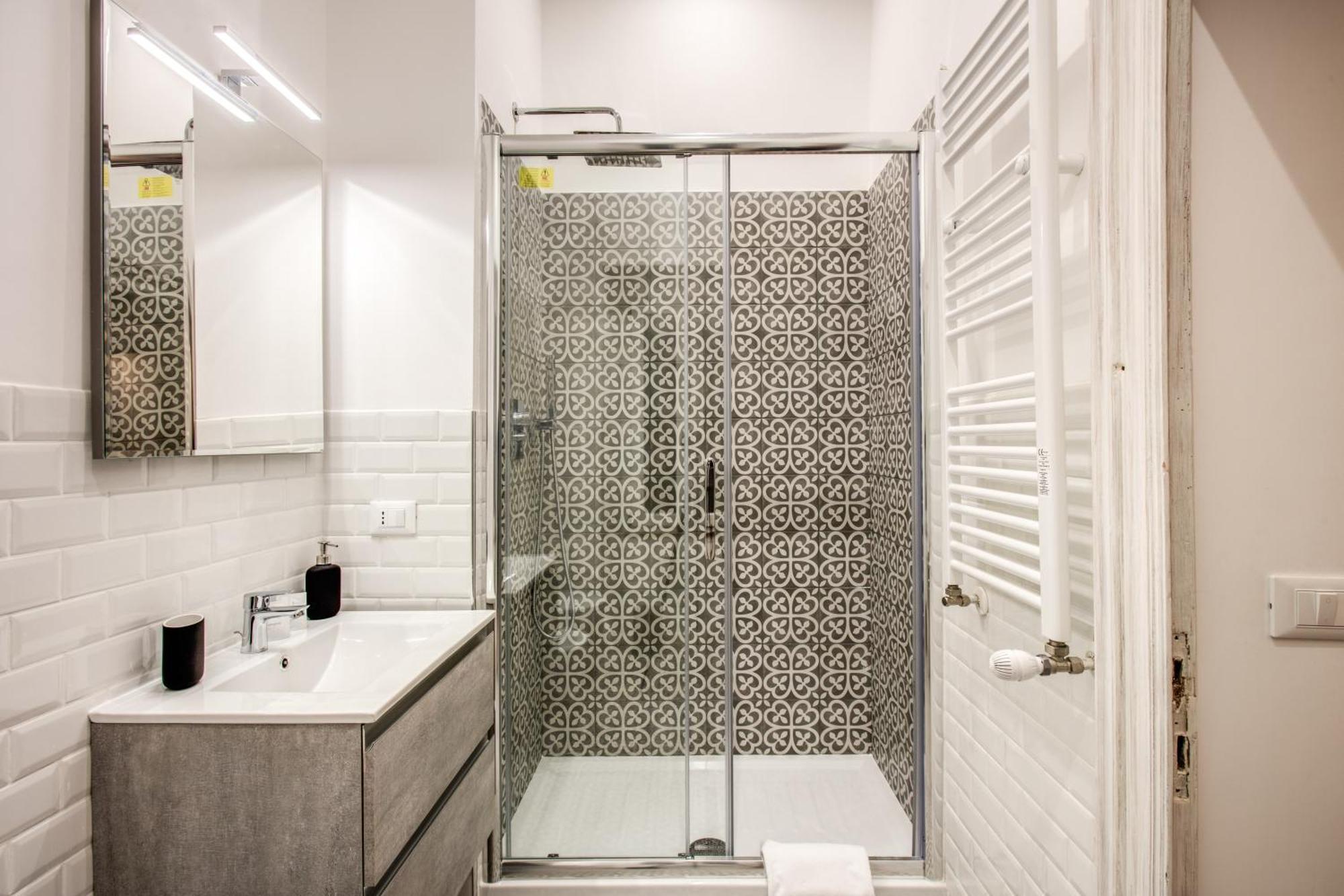 Monti Quiet And Spacious Apartment โรม ภายนอก รูปภาพ