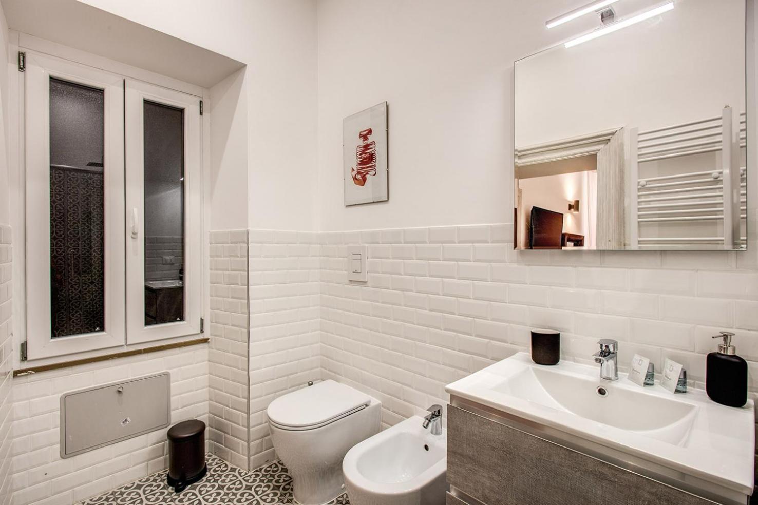 Monti Quiet And Spacious Apartment โรม ภายนอก รูปภาพ