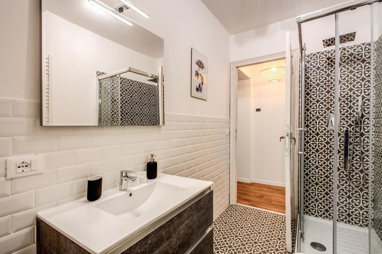 Monti Quiet And Spacious Apartment โรม ภายนอก รูปภาพ